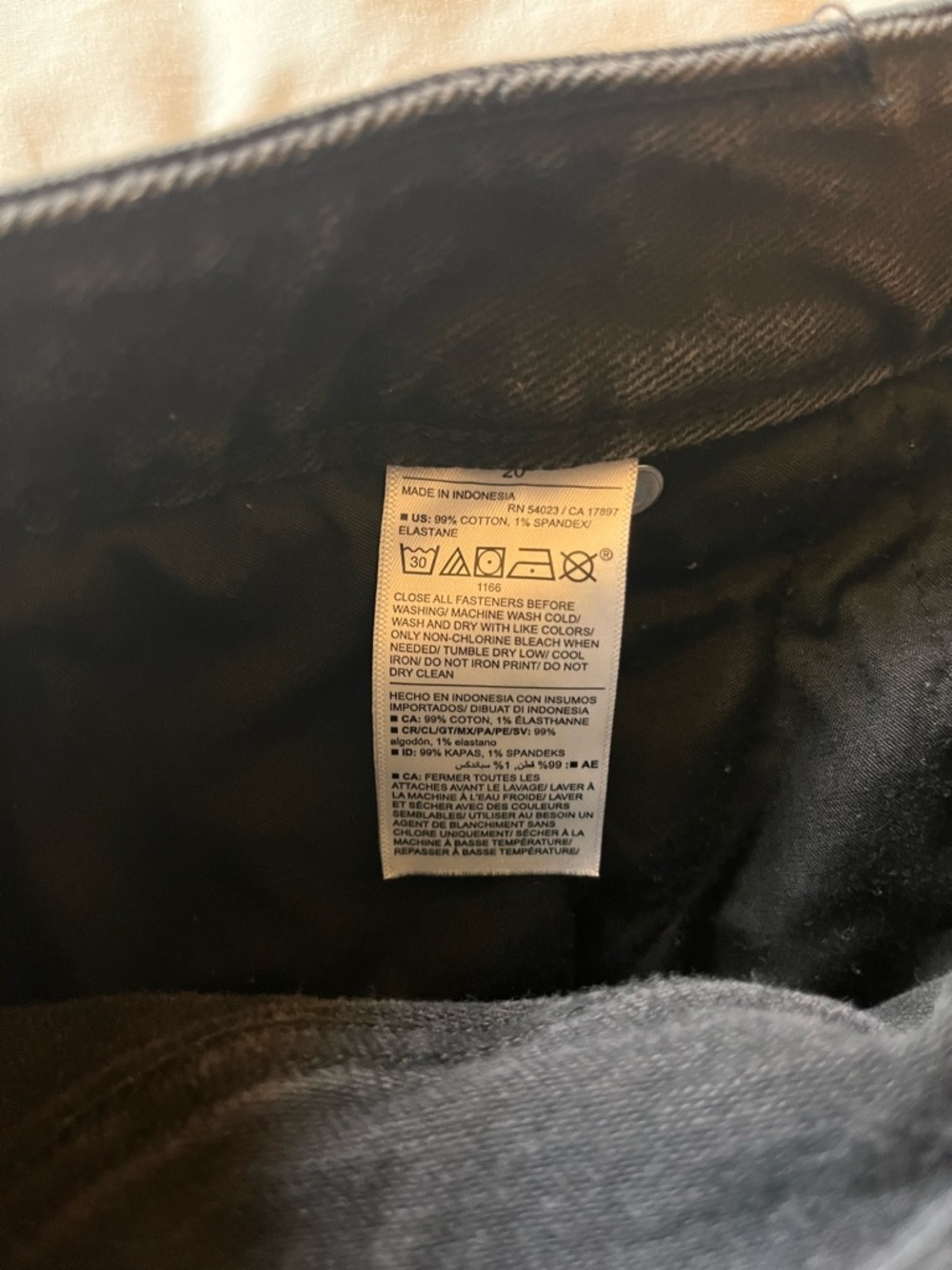 Old Navy Women's Plus Size Black Denim Skirt - 20 - Picture 10 of 10